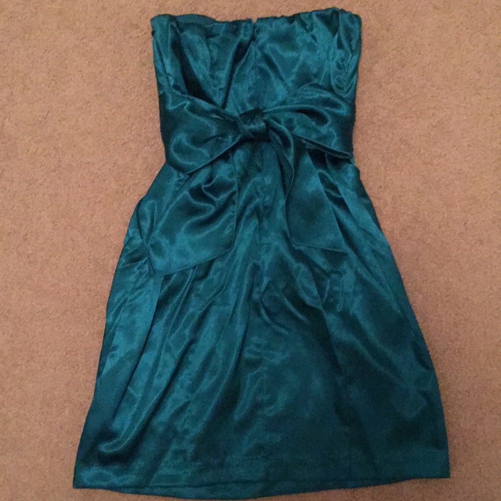 Dress - Picture 2 of 2
